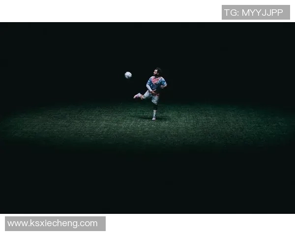 球星外套与足球文化碰撞时尚潮流 新运动装备引领潮流风向